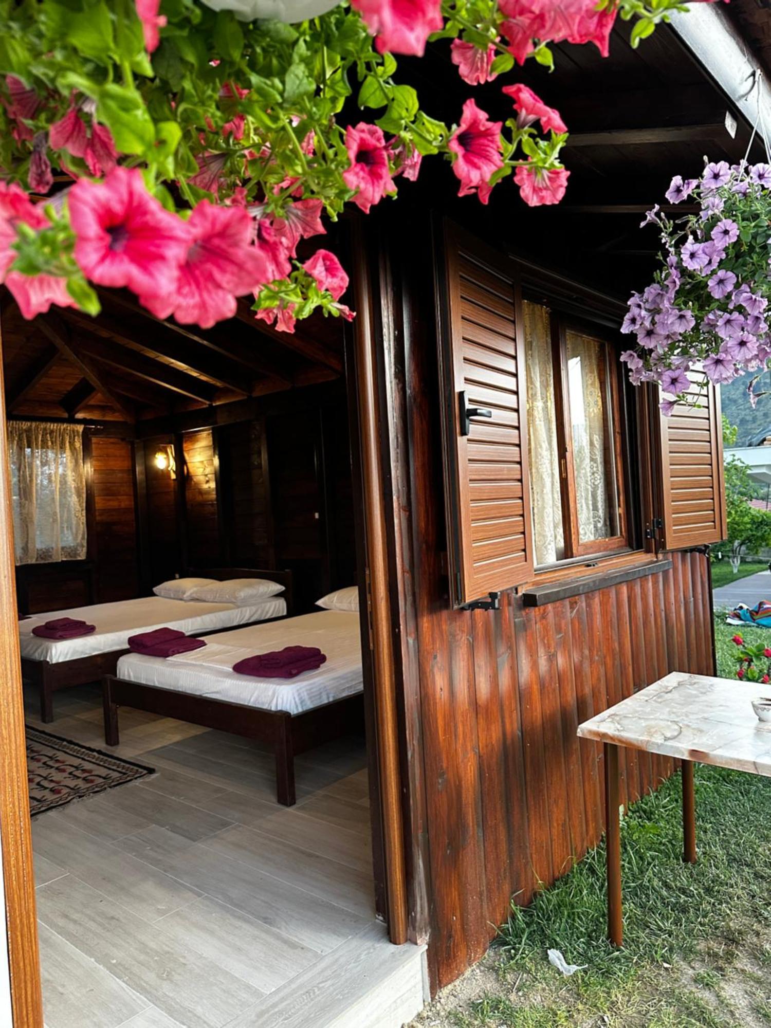 Guest House Gorani Berat Exterior photo